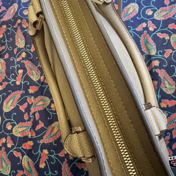 Michael Kors Selma Saffiano Leather Medium Satchel - Picture 5 of 9